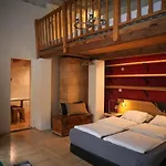 Charming With Big Shared Terrace In The Center *